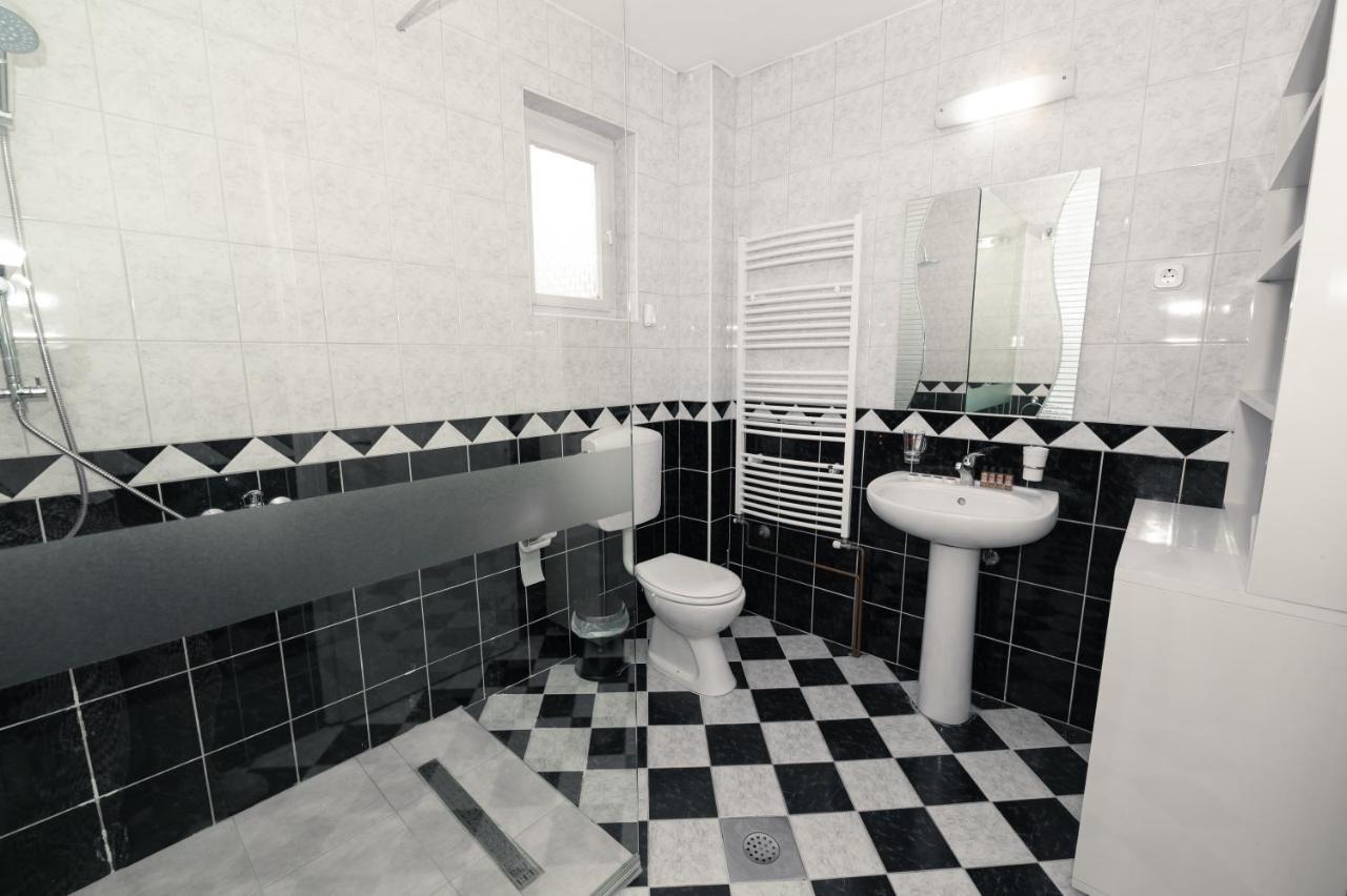 Guest House La Baja Ohrid Exterior photo